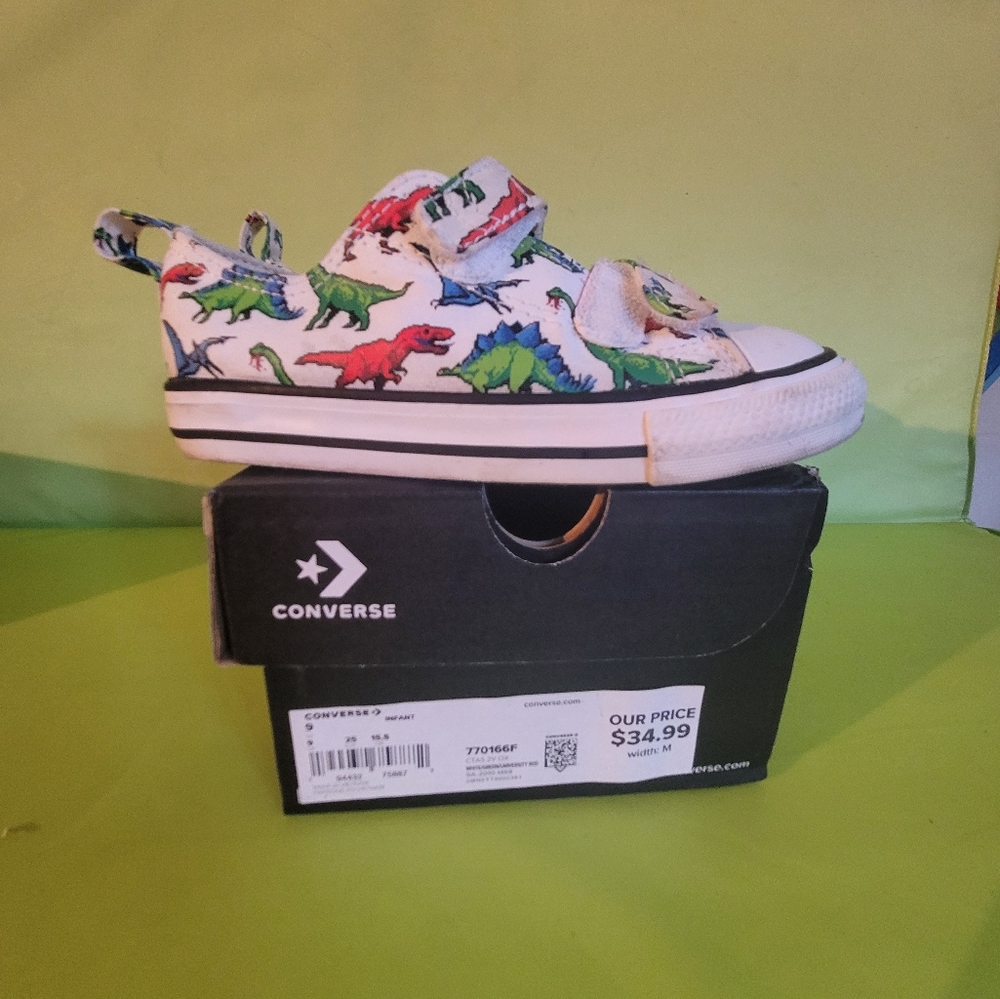 Converse size 9 Dino print sneakers